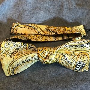 Silk “Golden Paisley” Bowtie by notBlackTies